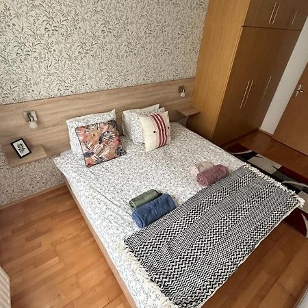 Danube Dwelling Akacfa 26 - Private Indoor Garage Appartamento Budapest Esterno foto