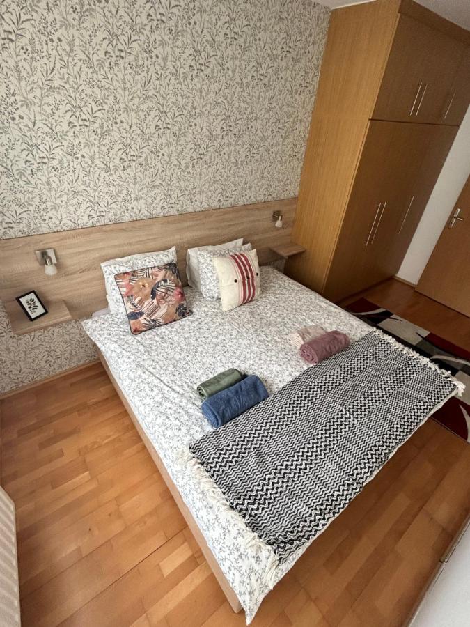 Danube Dwelling Akacfa 26 - Private Indoor Garage Appartamento Budapest Esterno foto