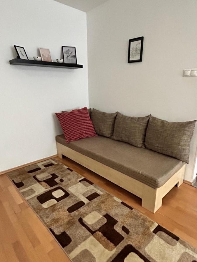 Danube Dwelling Akacfa 26 - Private Indoor Garage Appartamento Budapest Esterno foto